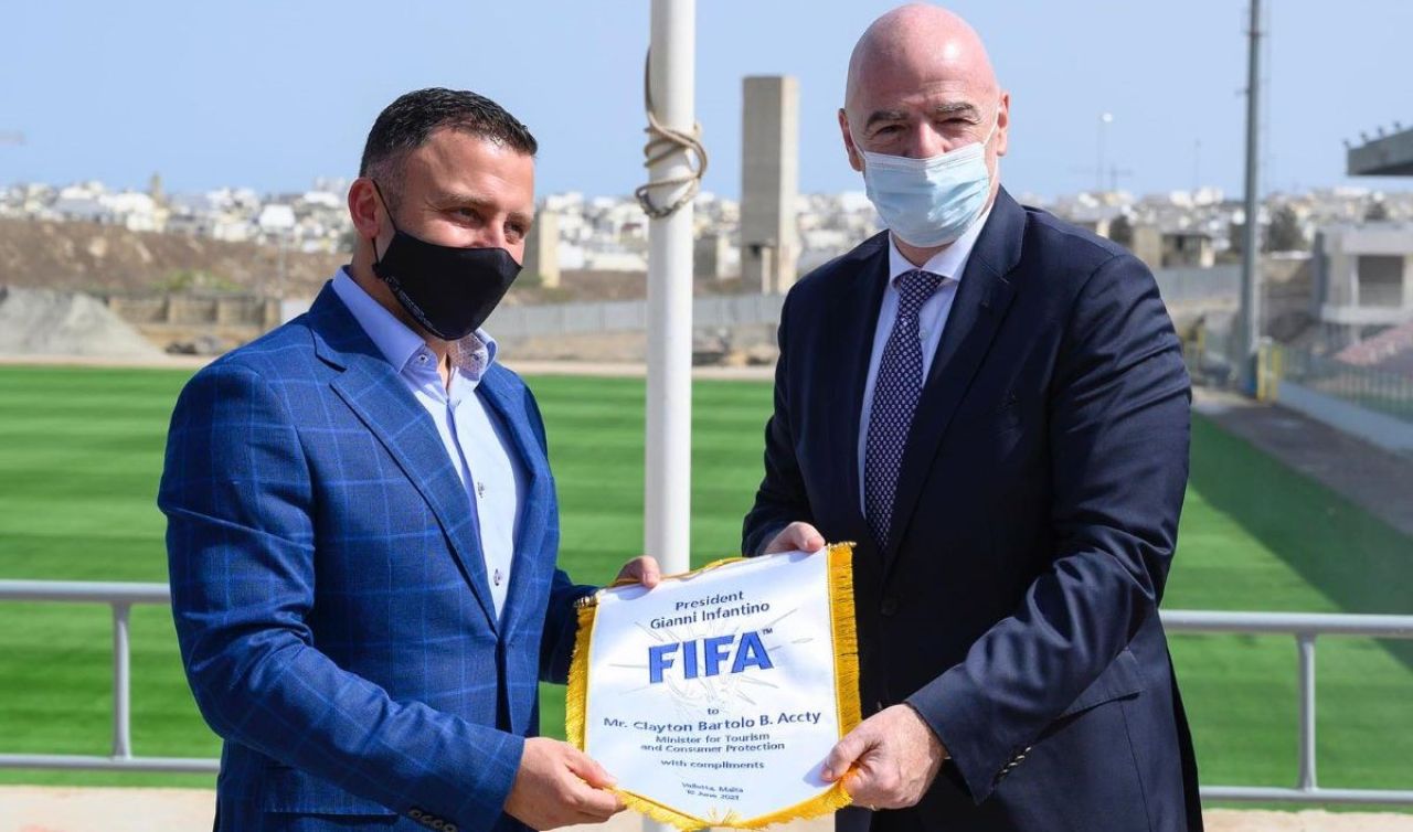 Il presidente FIFA allo stadio di Hibernians