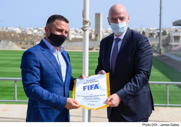 La premiazione del Presidente FIFA, Malta 2021